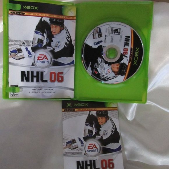 X Box NHL 06 - Picture 3 of 4